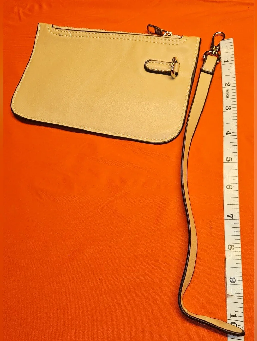 Louis Vuitton excellent pre